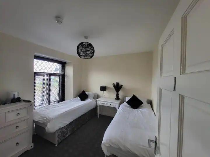The Dublin Packet - Twin Room 1 Holyhead Exteriér fotografie